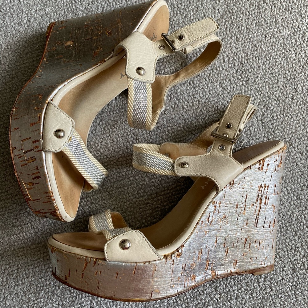 Philosophy di Alberta Ferretti Wedges